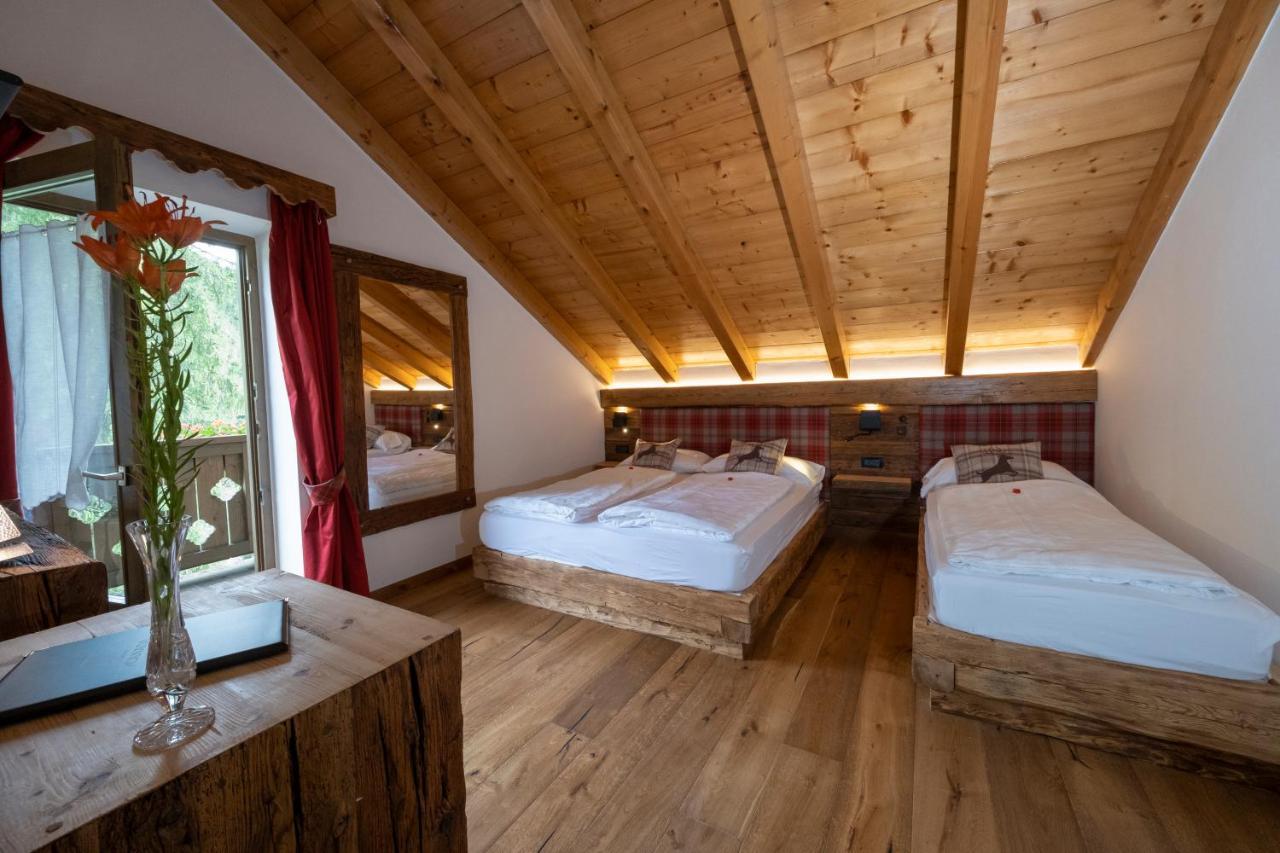 Hotel Canada Predazzo Esterno foto