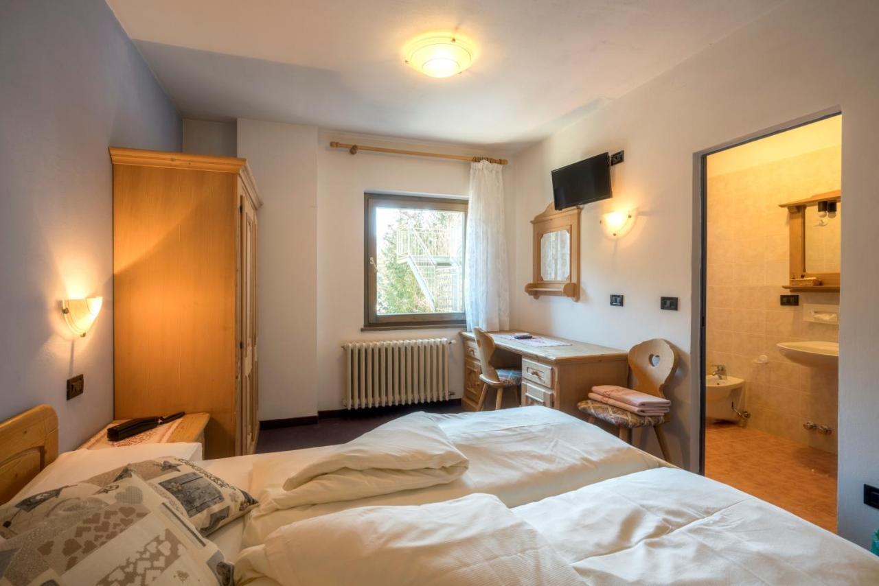 Hotel Canada Predazzo Esterno foto