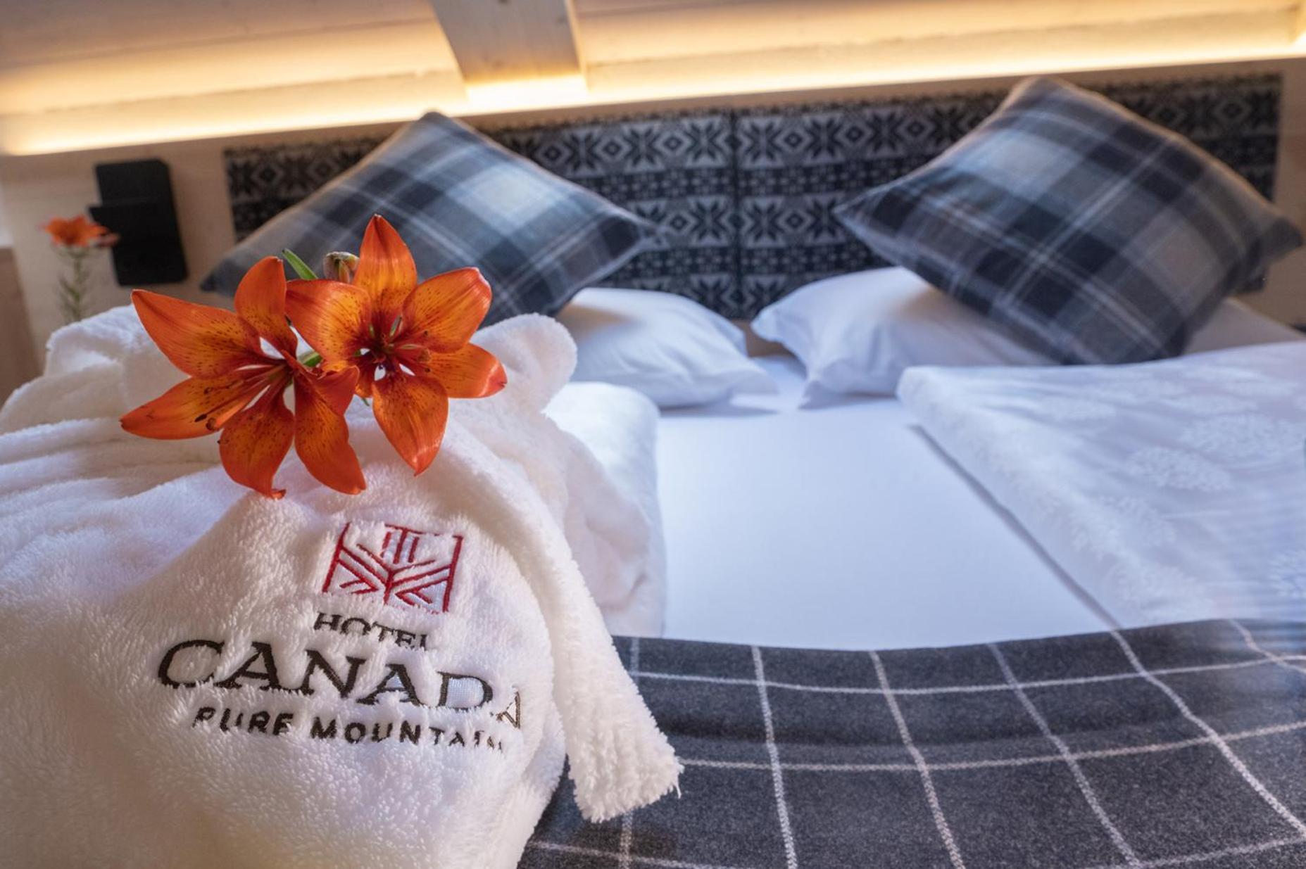 Hotel Canada Predazzo Esterno foto