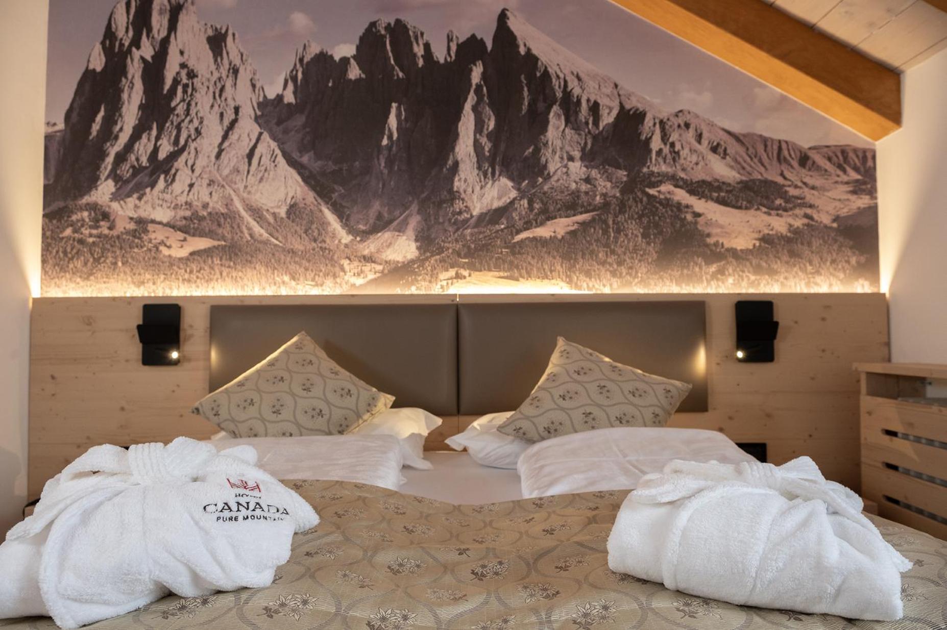 Hotel Canada Predazzo Esterno foto