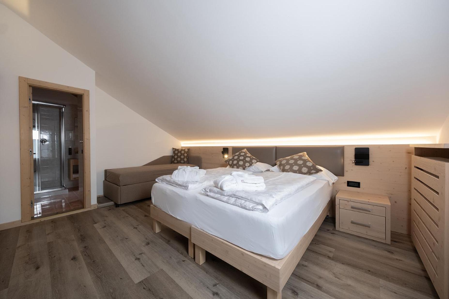 Hotel Canada Predazzo Esterno foto