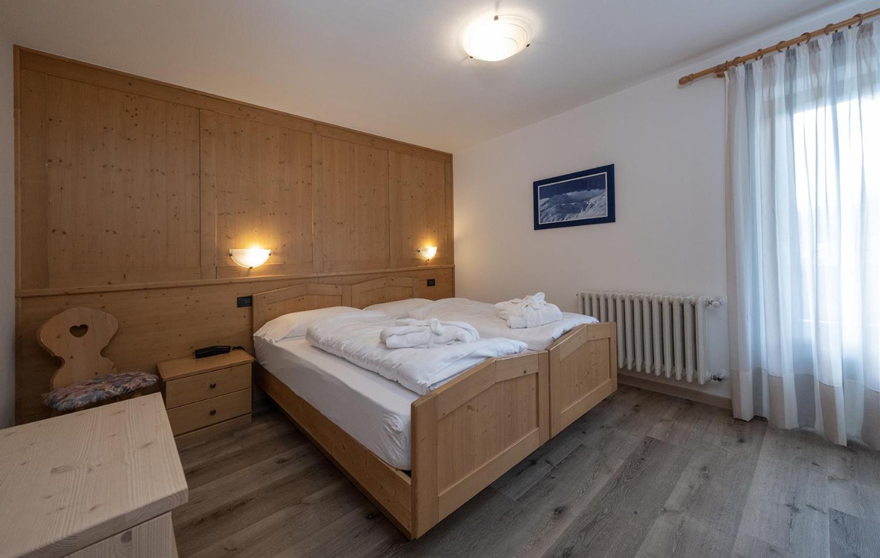 Hotel Canada Predazzo Esterno foto