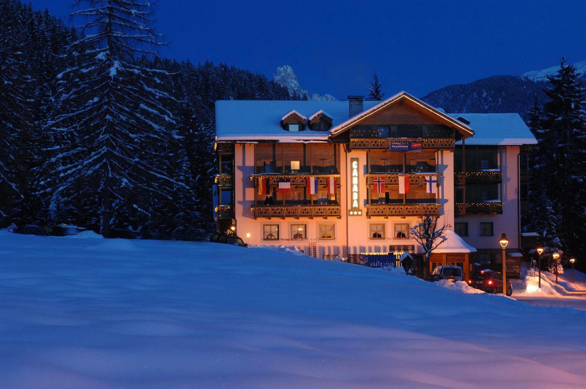 Hotel Canada Predazzo Esterno foto